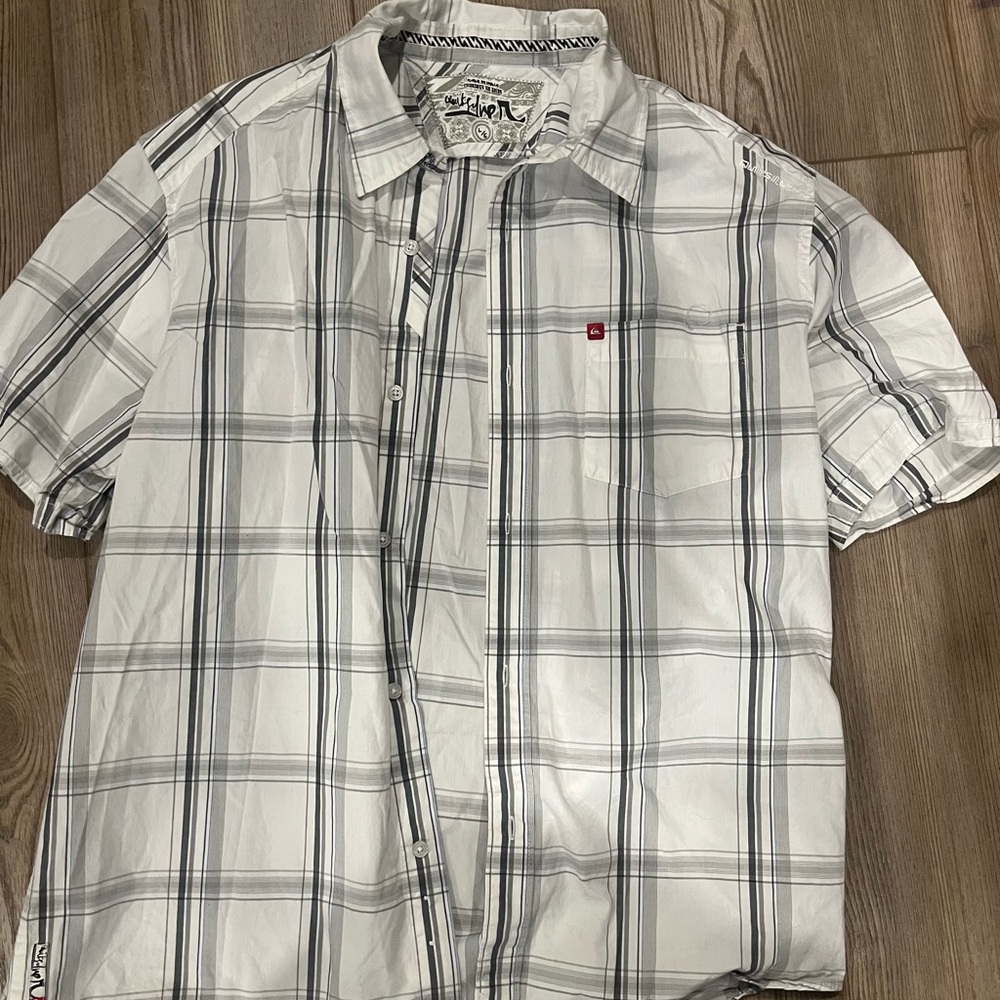 Quiksilver White and Gray Checkered Shirt